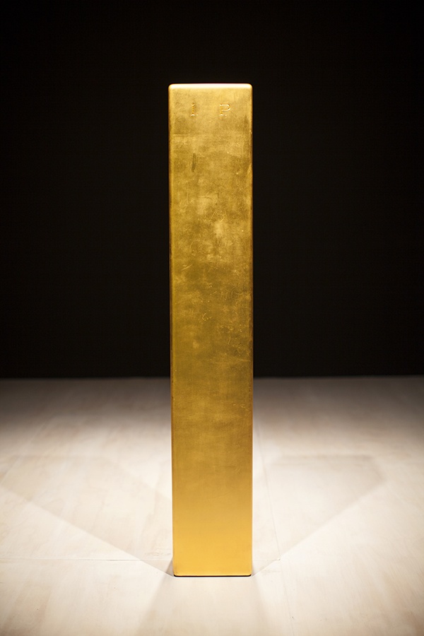 James Lee Byars - The figure of the First Question, 1987/1995. Sculpture by James Lee Byars
