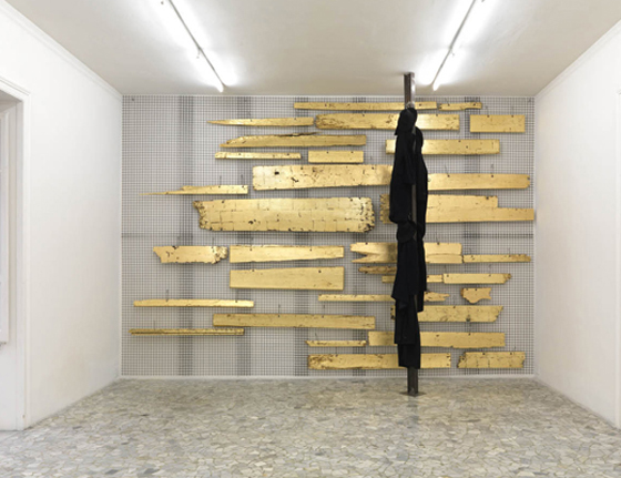 Jannis Kounellis - Senzo Titolo, 2009. Wood installation by Jannis Kounellis