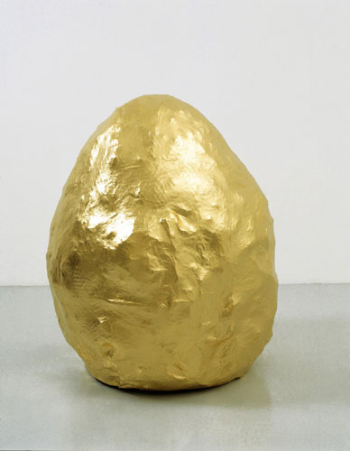Mai Thu Perret - Heroine of the People (Golden Rock) Sculpture by Mai Thu Perret