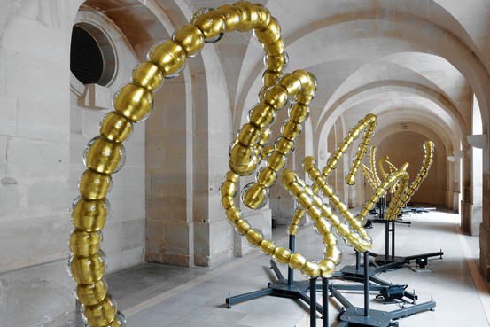 Jean-Michel Othoniel - L'Entrée d'Apollon, in progress. Foutnain suclpture by Jean-Michel Othoniel