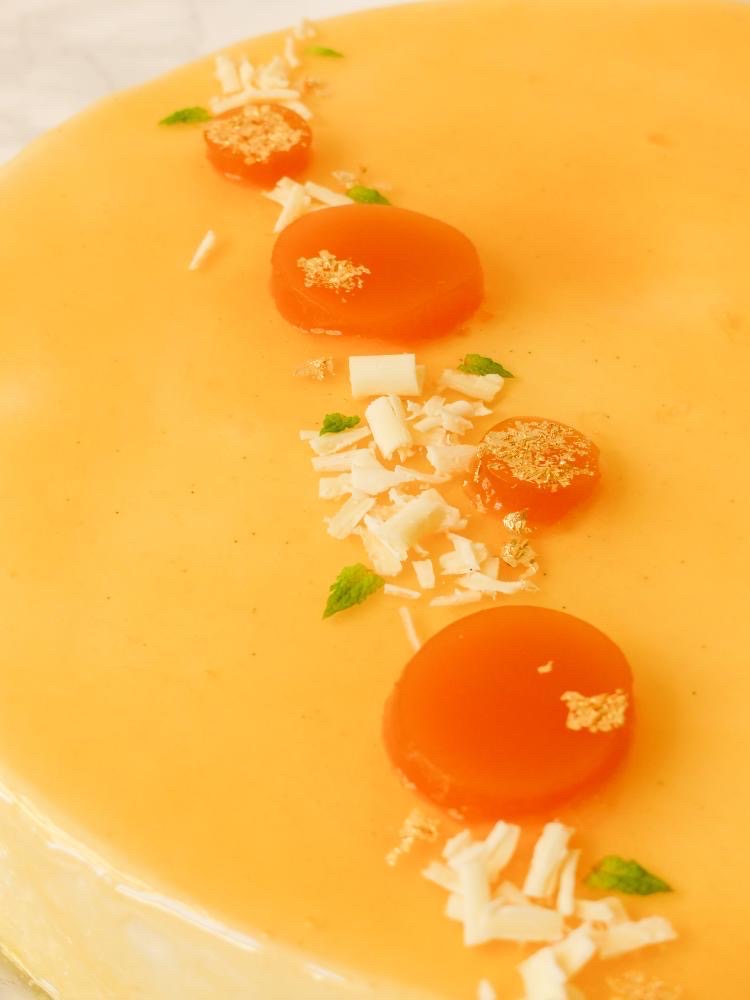 pastry with edible gold leaf from DeLafée